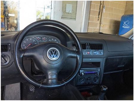 1999 VW Jetta Interior - Driver