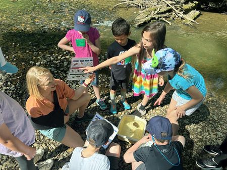 Woodland elementary students study macroinvertebrates at the Ridgefield Wildlife Refuge